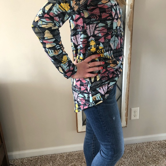 Lularoe Lynnae top size M - Picture 3 of 5